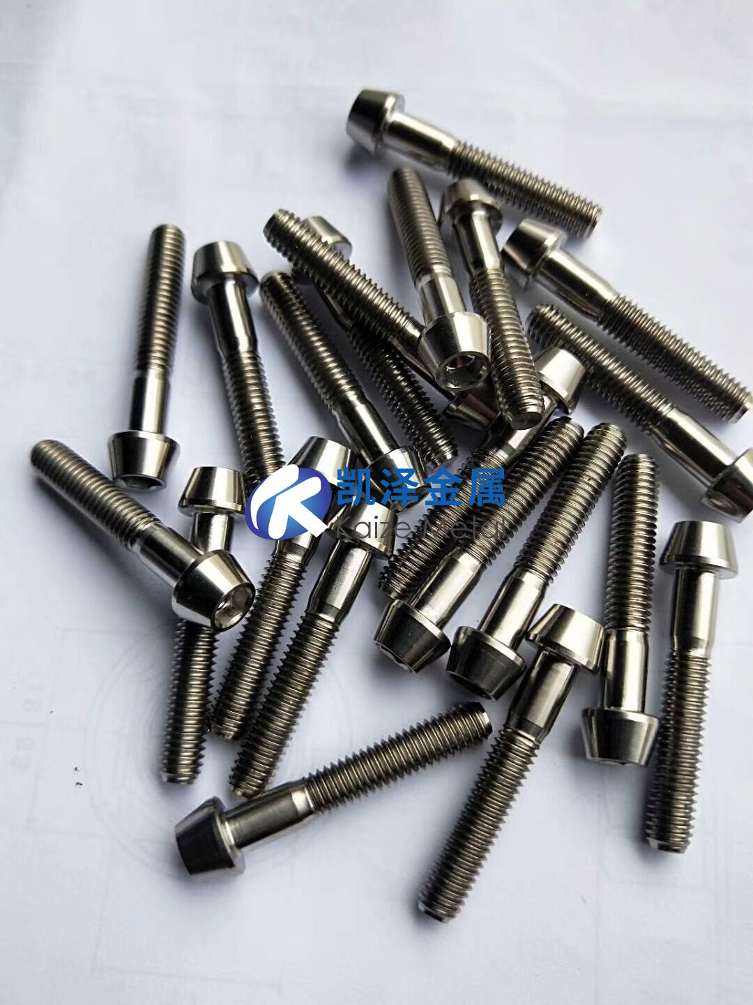 鈦合金螺絲鈦絲等鈦材料在口腔醫(yī)學領(lǐng)域的應用